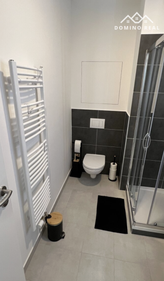 Moderný 2-izbový byt s parkovaním a pivnicou