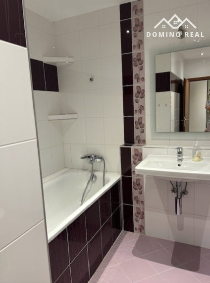 zrenovovaný 3-izbový byt s parkovacou kartou na prenájom