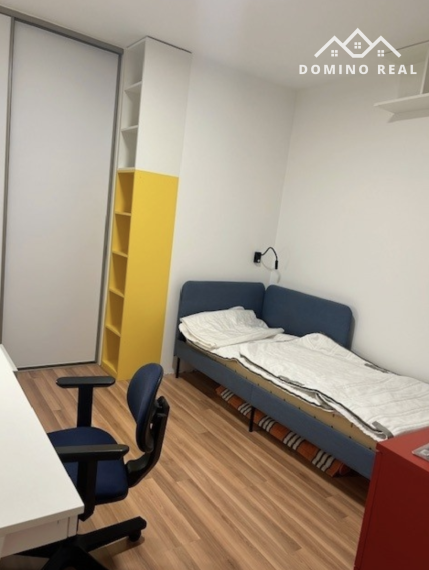 zrenovovaný 3-izbový byt s parkovacou kartou na prenájom