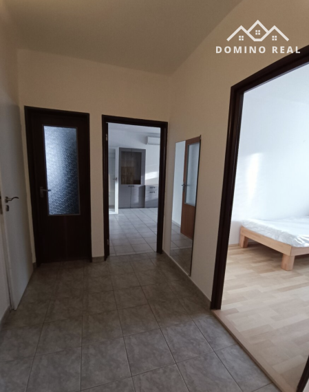 priestranný 3-izbový byt s veľkou loggiou