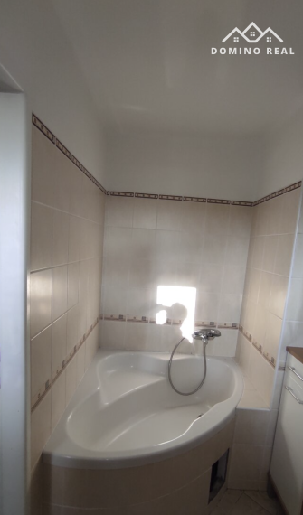 prenájom 3 izbového bytu s parkovacím miestom