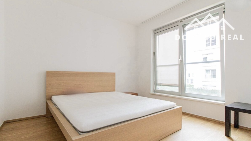 3-izb byt so zelenou terasou a parkovacím miestom v garáži