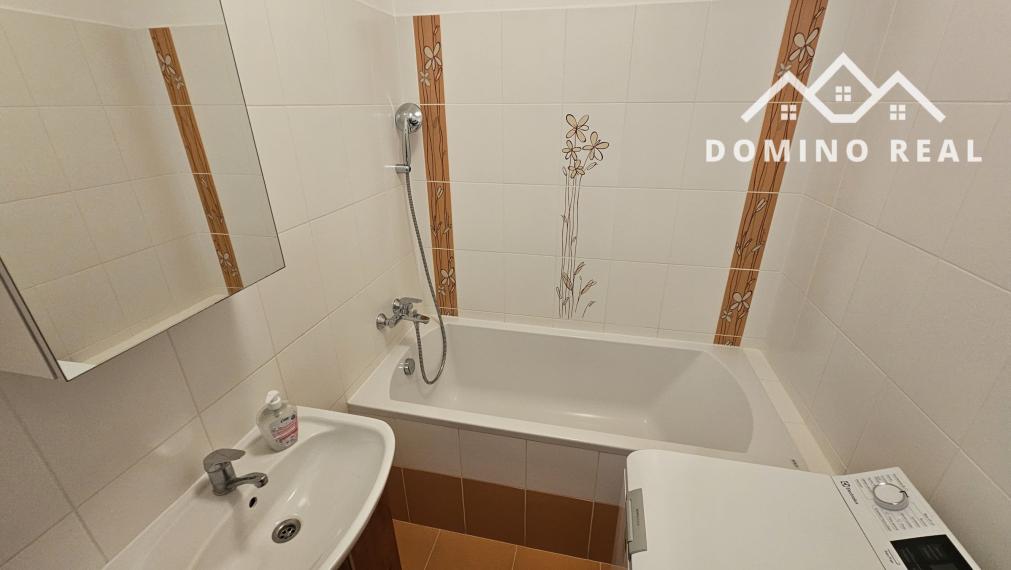 Byt po rekonštrukcii so zasklenou loggiou a klimatizáciou