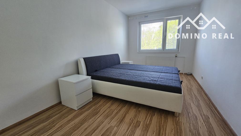 Byt po rekonštrukcii so zasklenou loggiou a klimatizáciou