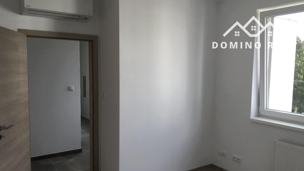 3-izbový byt s loggiou, terasou a 2 garážovými státiami