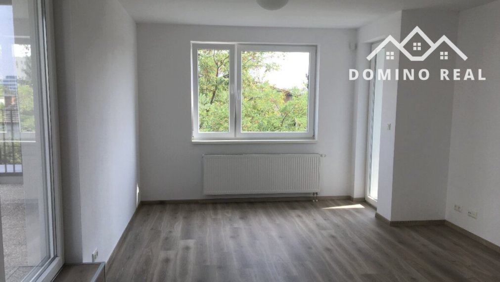 3-izbový byt s loggiou, terasou a 2 garážovými státiami