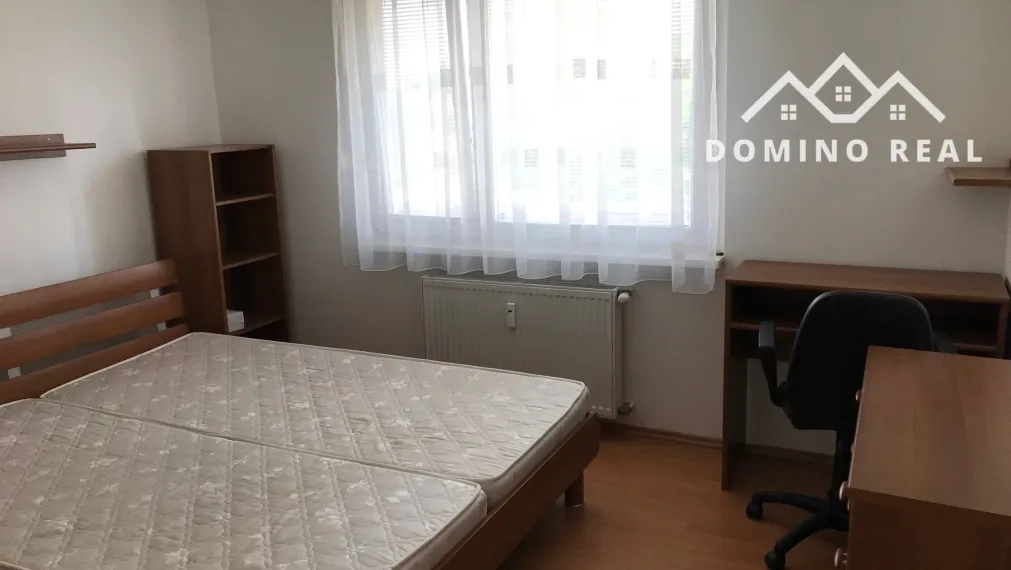 slnečný priestranný byt v tichom prostredí