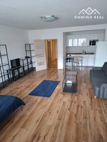 priestranný 1-izbový byt s parkovaním