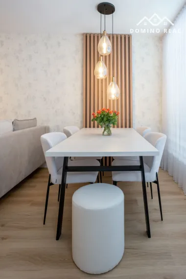 elegantný 3-izbový byt s parkovaním a vonkajším bazénom