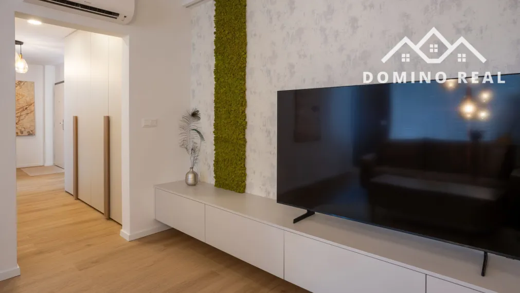 elegantný 3-izbový byt s parkovaním a vonkajším bazénom
