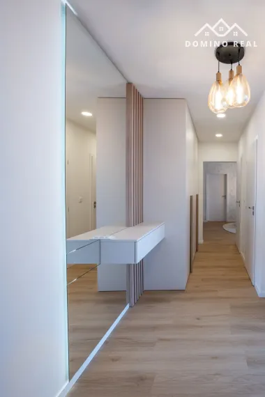 elegantný 3-izbový byt s parkovaním a vonkajším bazénom