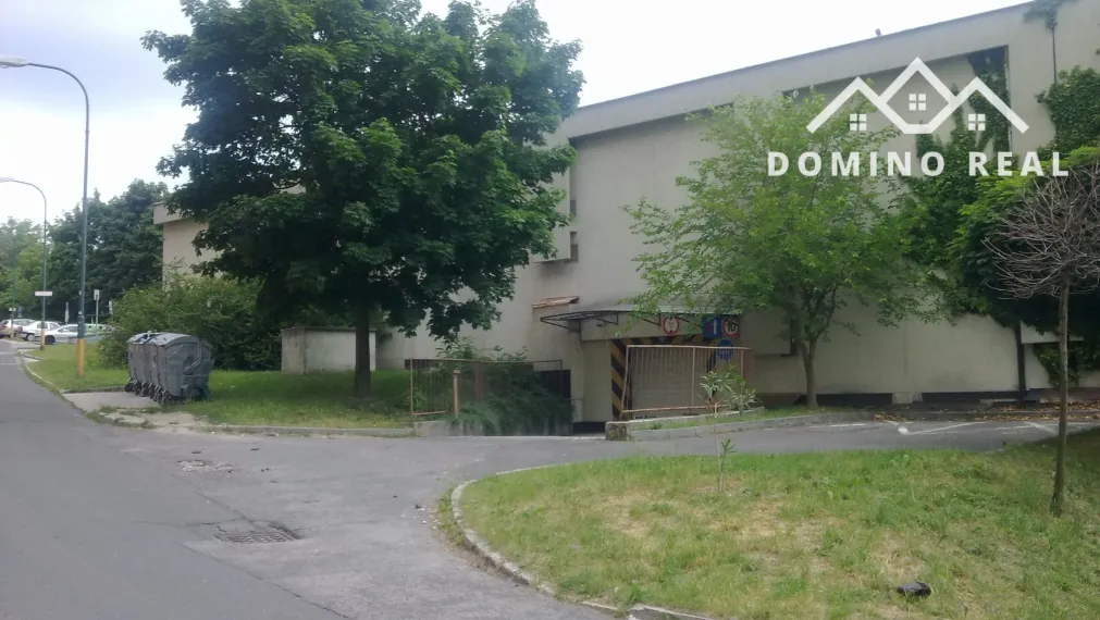 samostatná garáž v parkovacom dome