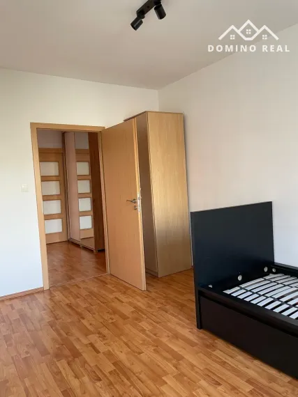 priestranný 3-izbový byt s možnosťou parkovania