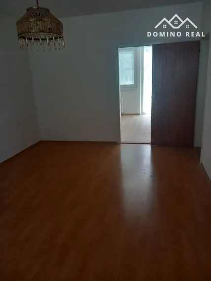 ihneď dostupný 4-izbový byt po čiastočnej rekonštrukcii