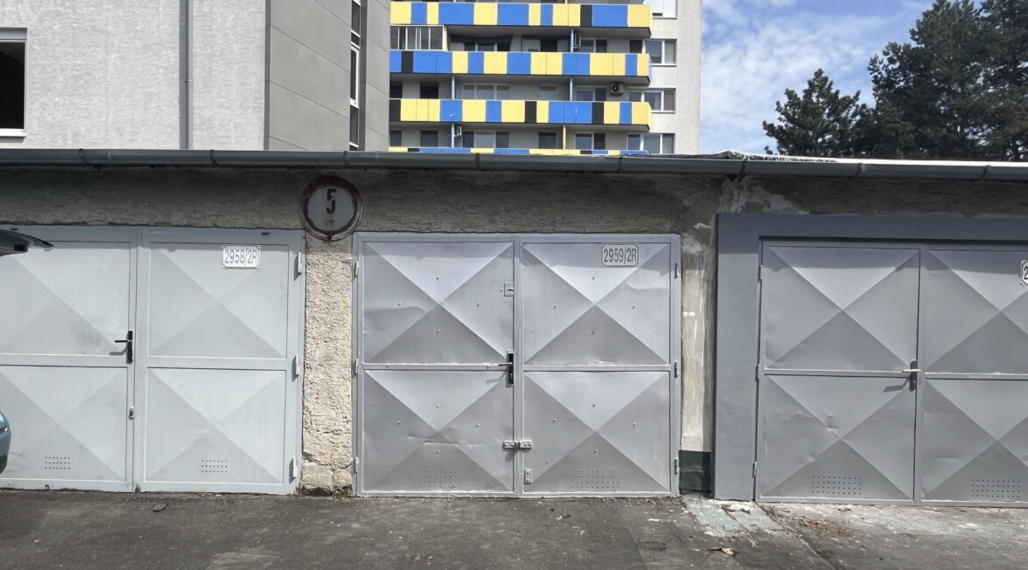 garáž na predaj na Papraďovej ulici v Ružinove