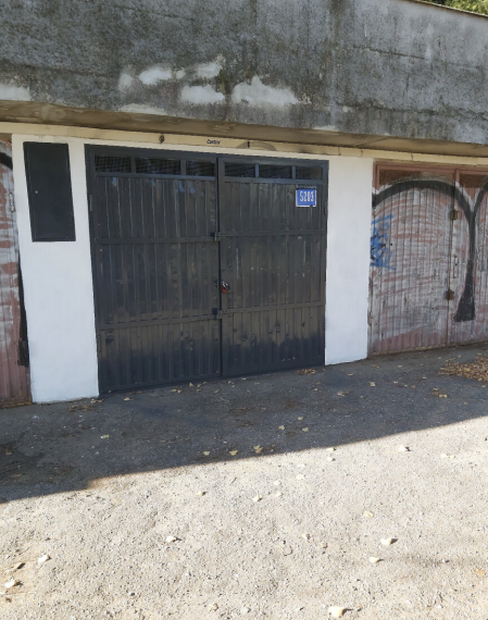 garáž v Karlovej Vsi na predaj