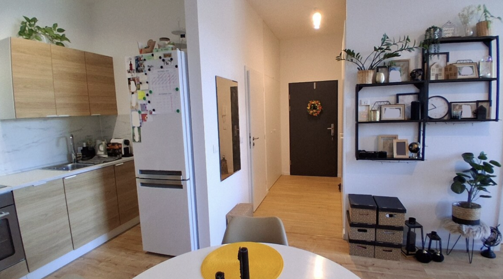 2-izbový byt v komplexe Nový Hlohovec s parkovacím miestom