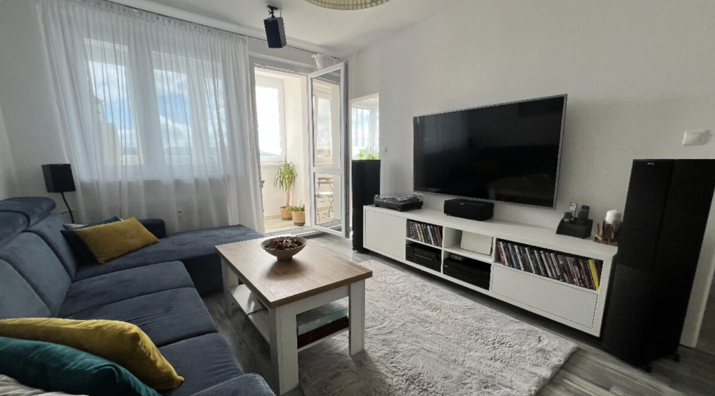 3-izbový byt s loggiou v Dúbravke