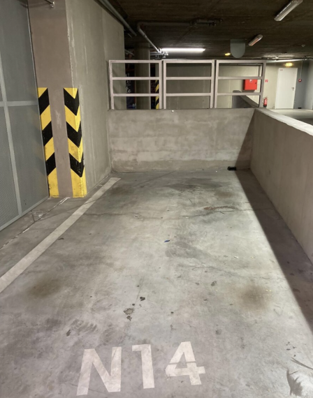 parkovacie miesto v komplexe