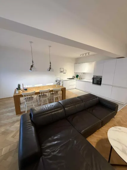 pekný 4 izbový byt v Starom Meste na prenájom