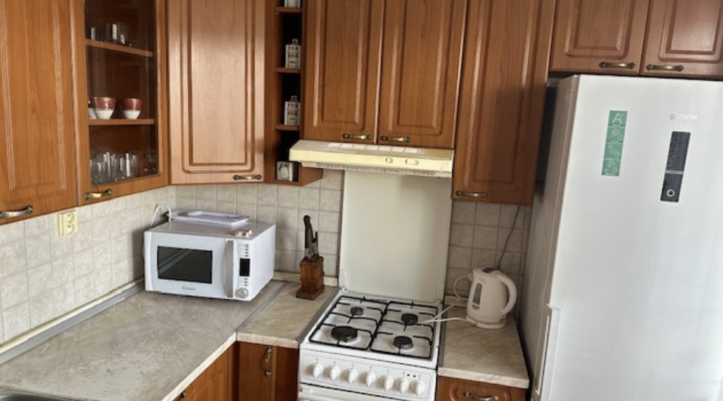 zariadený 2,5 - izbový byt na prenájom