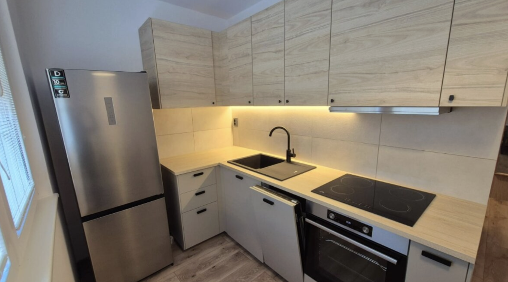 prenájom moderného 1-izbového bytu v blízkosti centra