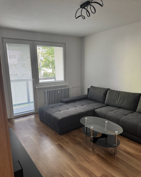 2-izbový byt s balkónom na prenájom