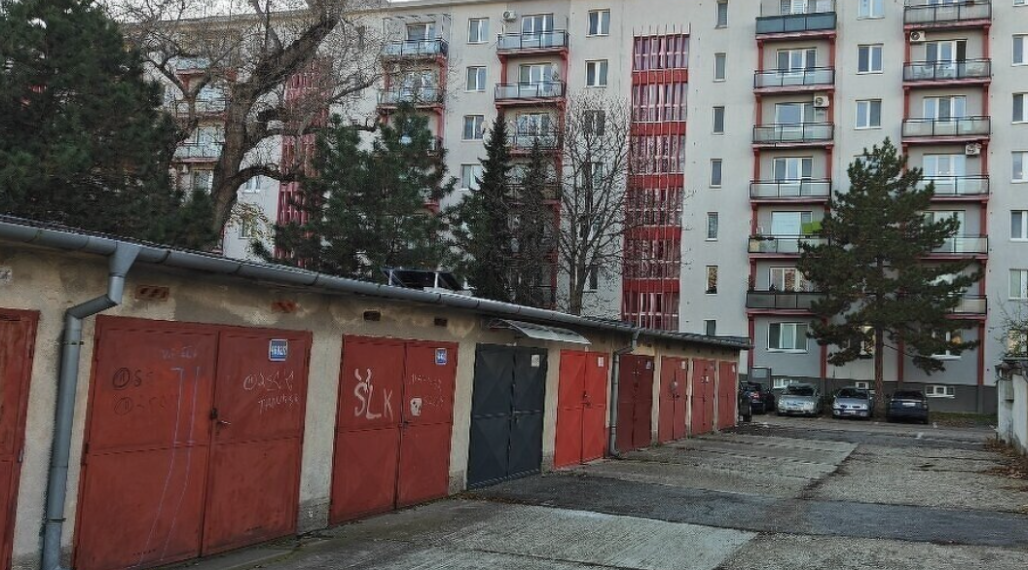 predaj garáže v Ružinove