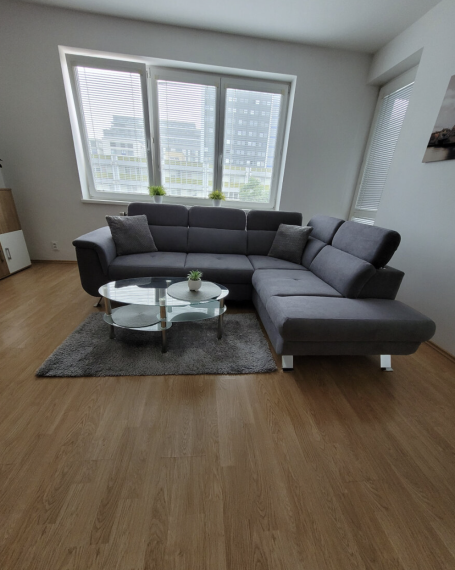 prenájom 1-izbového bytu s loggiou a parkovaním