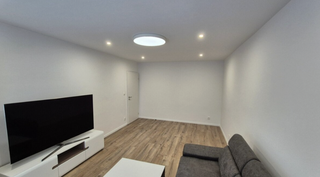 prenájom 2-izbového zariadeného priestranného bytu