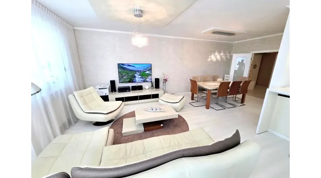 nadštandardne zariadený 3-izbový byt v modernej štvrti