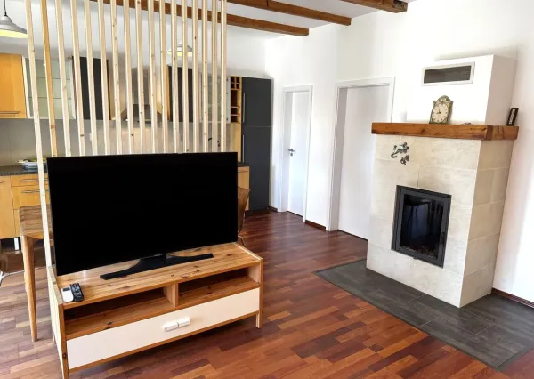 priestranný zariadený 3-izbový byt s terasou