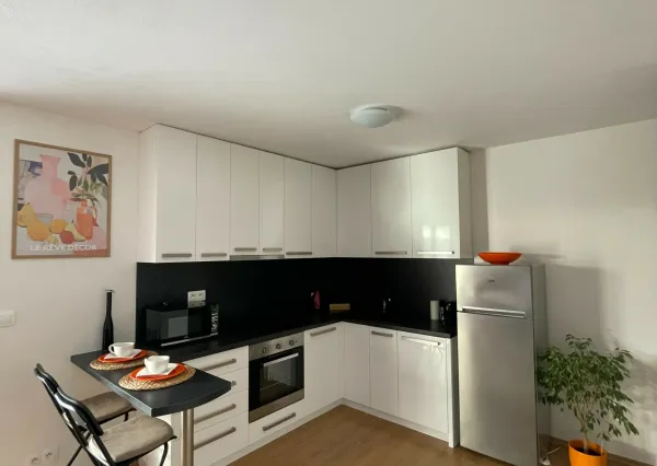 zariadený 2-izbový byt na Muchovom námestí - blízko centra