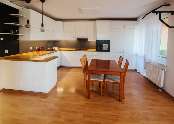 priestranný slnečný 1,5-izbový byt