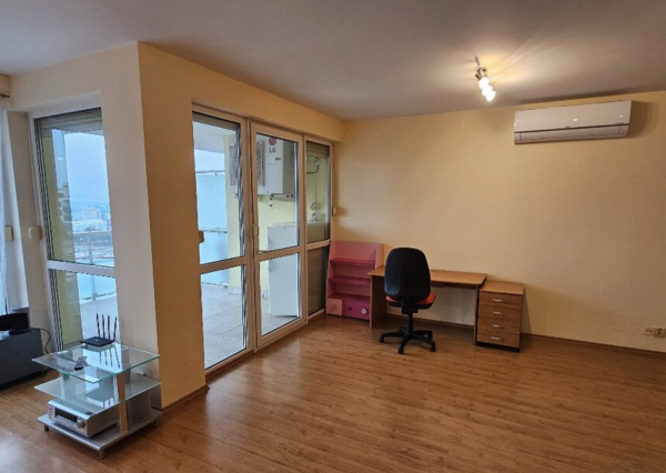 prenájom 4 izbového bytu s terasou a parkovaním