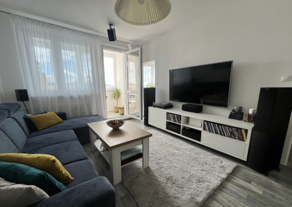 3-izbový byt s loggiou v Dúbravke