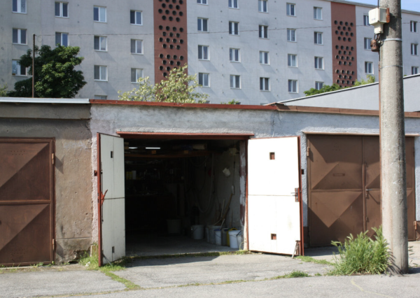 predaj garáže na Varšavskej ulici