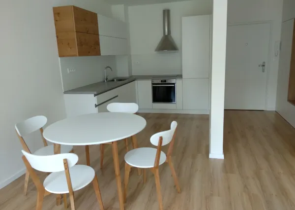 prenájom 2-izbového bytu v novostavbe s parkovacím státím