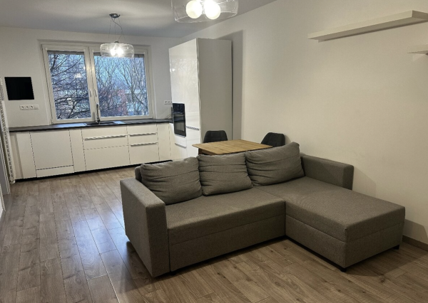 3-izbový byt na Nezábudkovej na prenájom