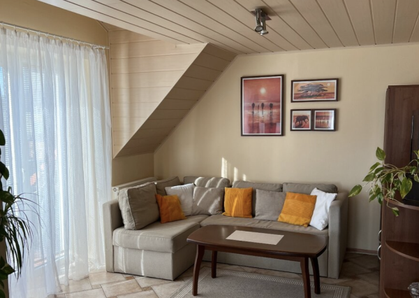 veľký 2-izbový byt s parkovaním vo dvore na prenájom