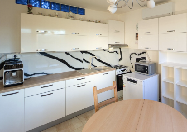 svetlý 3-izbový byt v Modre po rekonštrukcii na predaj