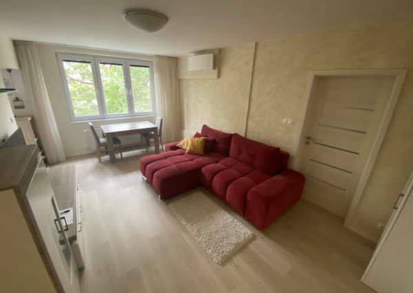 zrekonštruovaný 2-izbový byt v príjemnom prostredí