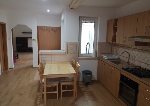 prenájom 3-izbového bytu v centre - bezproblémové parkovanie