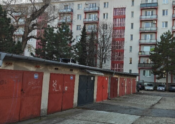 predaj garáže v Ružinove