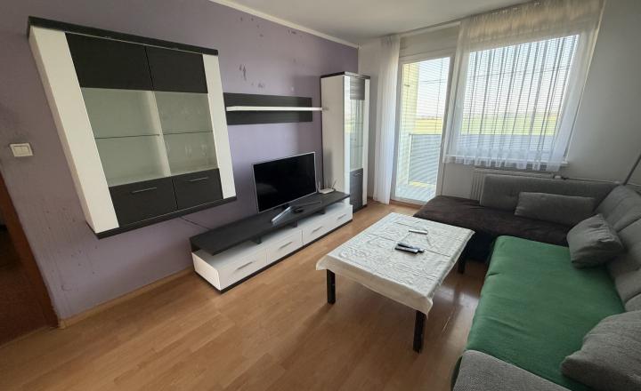 3-izbový byt po čiastočnej rekonštrukcii - rezervované - fotografia 1