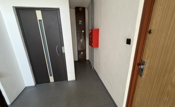 3-izbový byt po čiastočnej rekonštrukcii - rezervované - fotografia 11