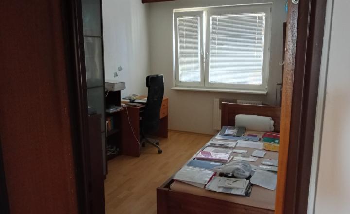 3-izbový byt vo vyhľadávanej časti DNV - fotografia 8